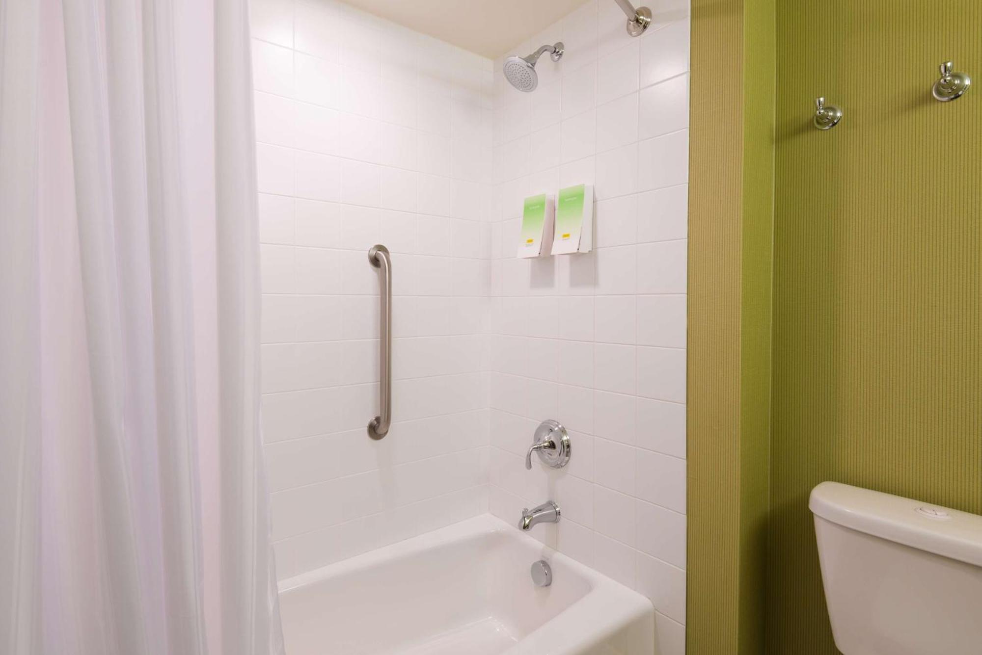 Home2 Suites By Hilton Buffalo Airport/ Galleria Mall Чиктовага Экстерьер фото