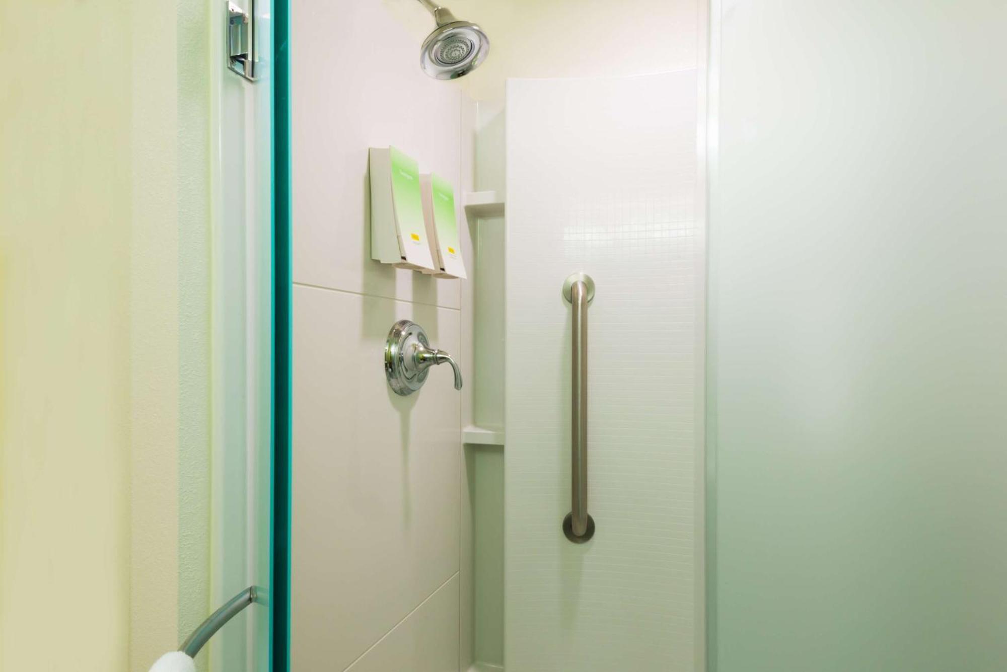 Home2 Suites By Hilton Buffalo Airport/ Galleria Mall Чиктовага Экстерьер фото