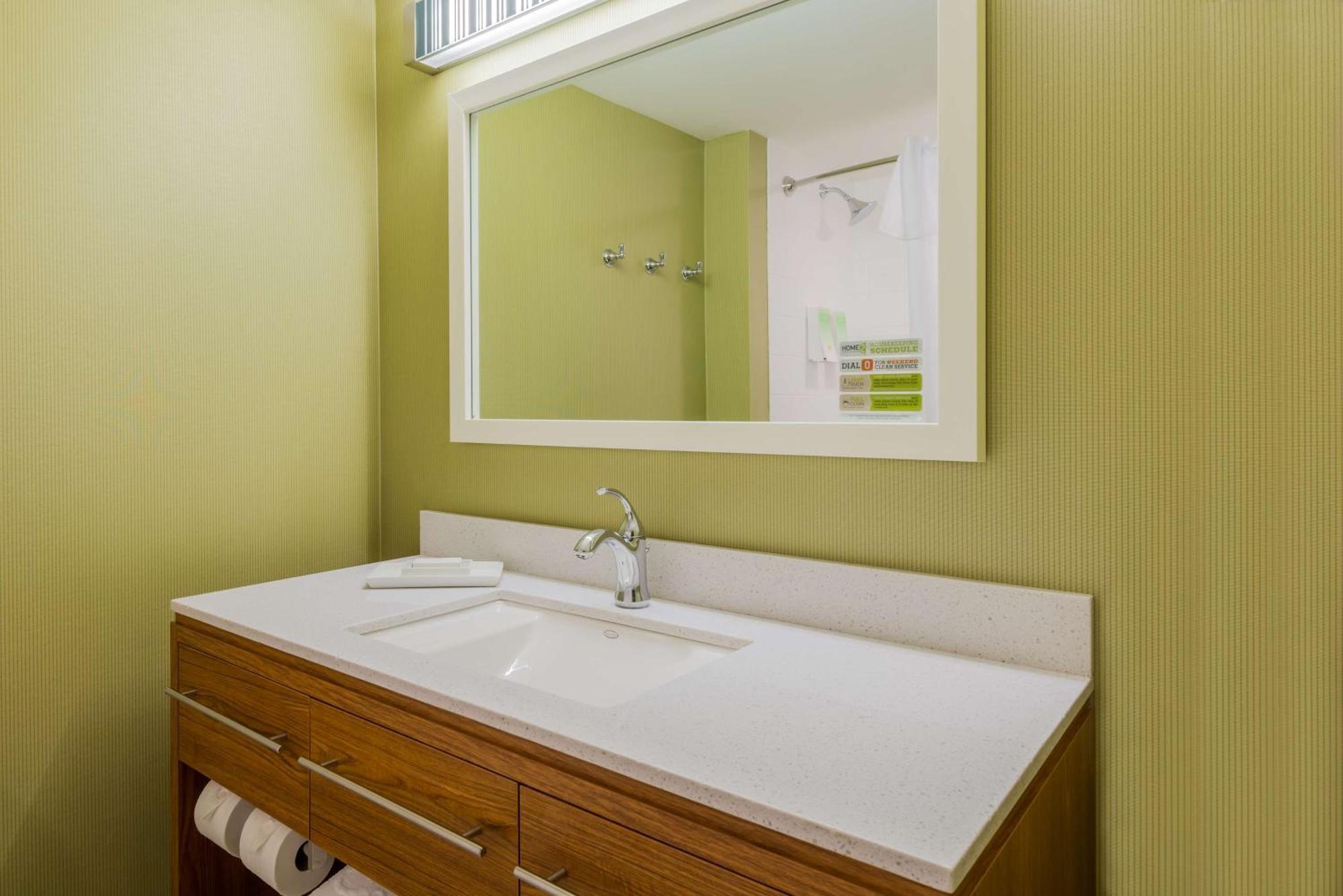 Home2 Suites By Hilton Buffalo Airport/ Galleria Mall Чиктовага Экстерьер фото