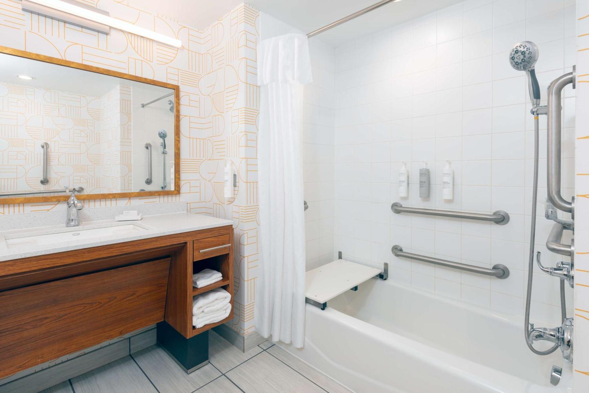 Home2 Suites By Hilton Buffalo Airport/ Galleria Mall Чиктовага Экстерьер фото