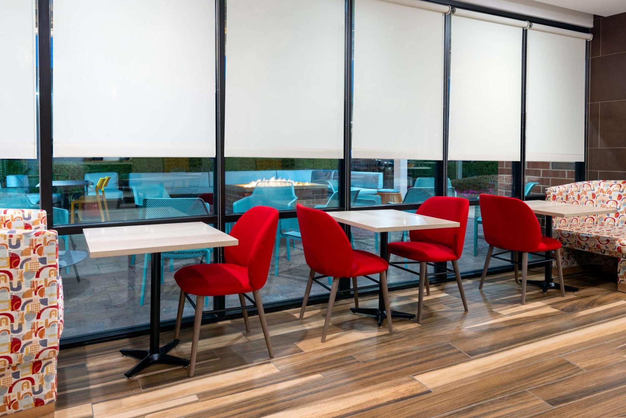 Home2 Suites By Hilton Buffalo Airport/ Galleria Mall Чиктовага Экстерьер фото