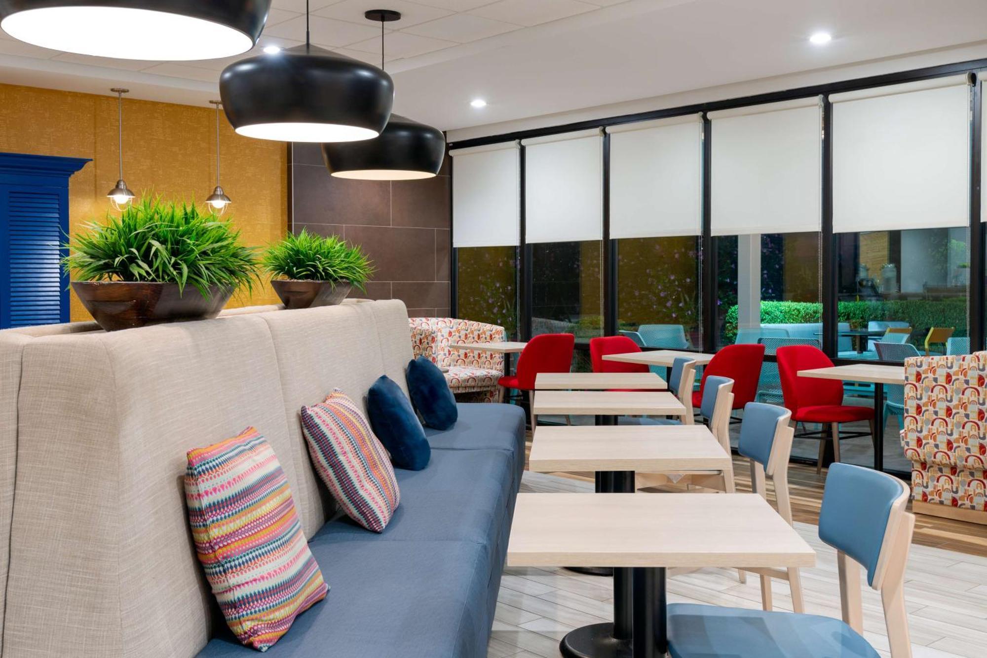 Home2 Suites By Hilton Buffalo Airport/ Galleria Mall Чиктовага Экстерьер фото